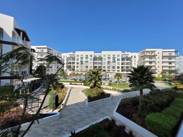 2 BR Stunning Freehold Apartment in The Gardens – Al Mouj
