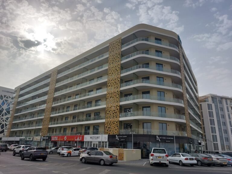 2 BR Stylish Apartment with Huge Balcony & View – Muscat Hills