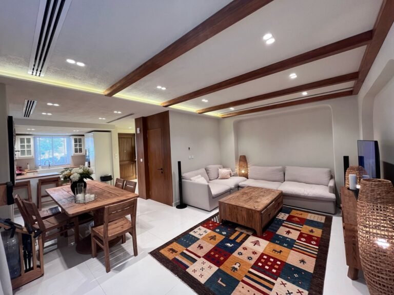 2 BR Fantastic Modern Townhouse in Al Mouj