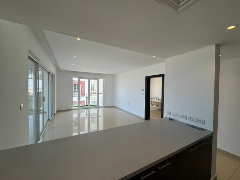 2 BR Corner Spacious Apartment in Al Mouj – Seaview