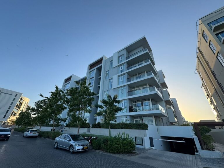 1 BR Modern Stunning Freehold Apartment in Al Mouj with Shared Amenities