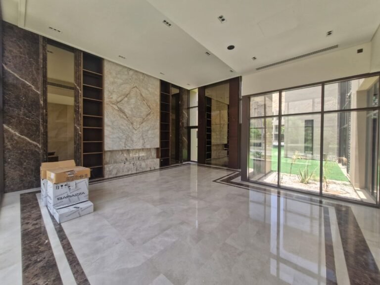 3 BR + Maids Room Improved Villa with Private Pool/Garden – Muscat Bay