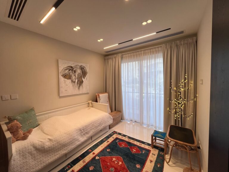 2 BR Fantastic Modern Townhouse in Al Mouj