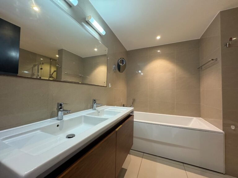 2 BR Corner Spacious Apartment in Al Mouj – Seaview