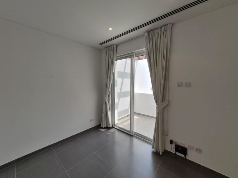 4 BR + Maid’s Room Elegant Townhouse with Maid’s Room in Al Mouj