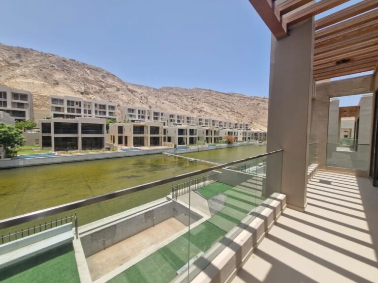 3 BR + Maids Room Improved Villa with Private Pool/Garden – Muscat Bay