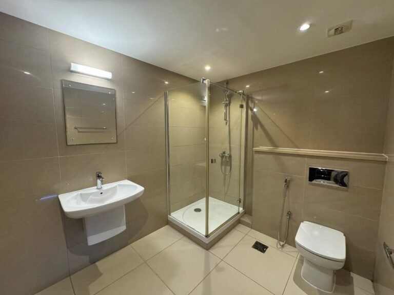 2 BR Corner Spacious Apartment in Al Mouj – Seaview