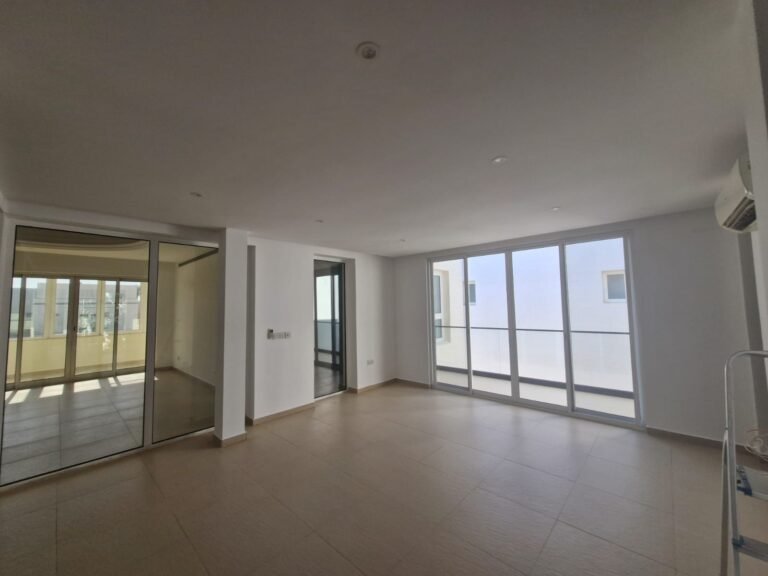 6 BR Spacious Freehold Villa in Al Mouj for Sale