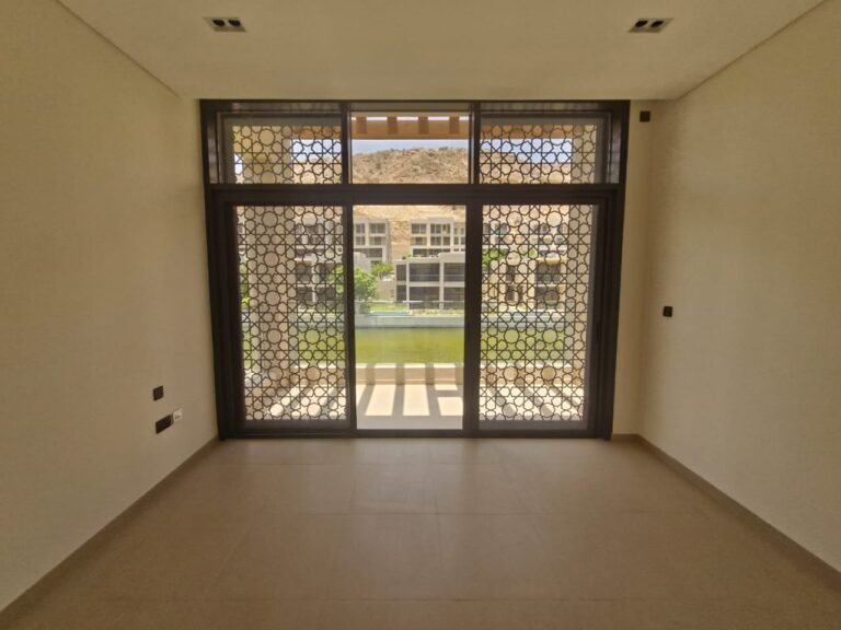 3 BR + Maids Room Improved Villa with Private Pool/Garden – Muscat Bay