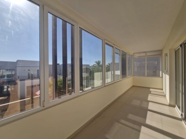 6 BR Spacious Freehold Villa in Al Mouj for Sale