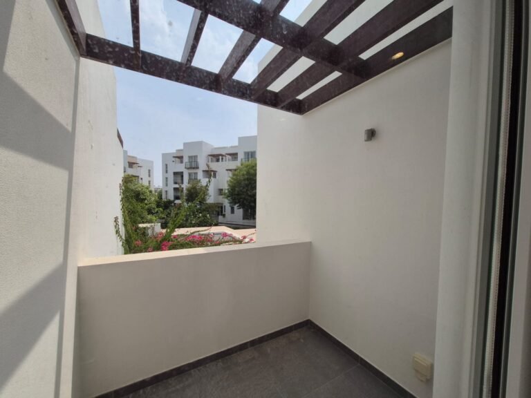 4 BR + Maid’s Room Elegant Townhouse with Maid’s Room in Al Mouj