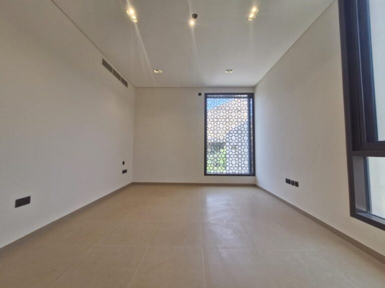 3 BR + Maids Room Improved Villa with Private Pool/Garden – Muscat Bay