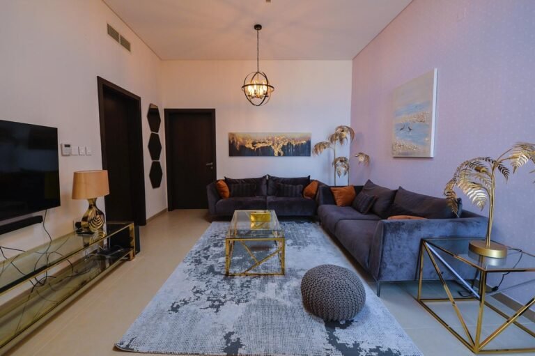 5 BR Villa with Private Pool & Garden in Muscat Bay