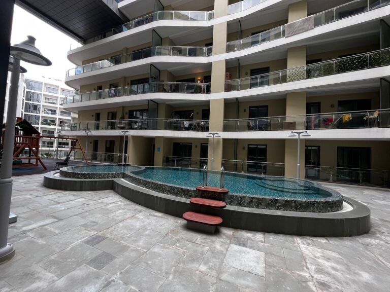 1 BR Freehold Penthouse Apartment in Boulevard Tower For Sale