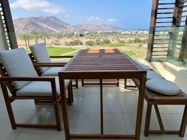 1 BR Fantastic Freehold Apartment in Jebel Sifah