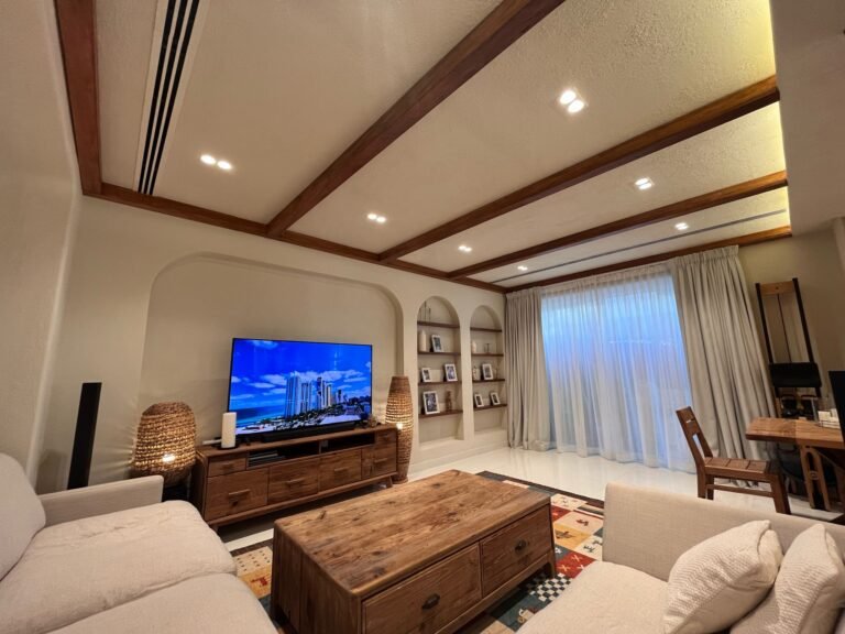 2 BR Fantastic Modern Townhouse in Al Mouj
