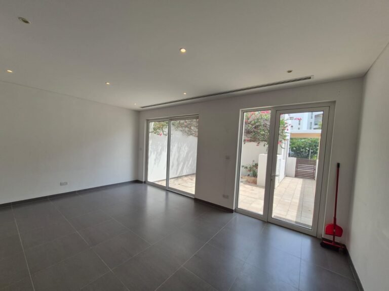 4 BR + Maid’s Room Elegant Townhouse with Maid’s Room in Al Mouj