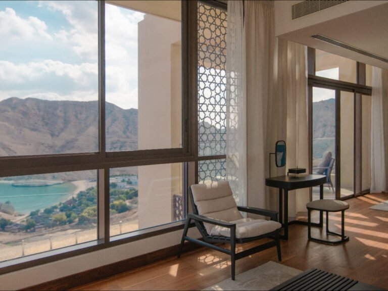 5 + 1 BR Incredible Freehold Villa in Muscat Bay
