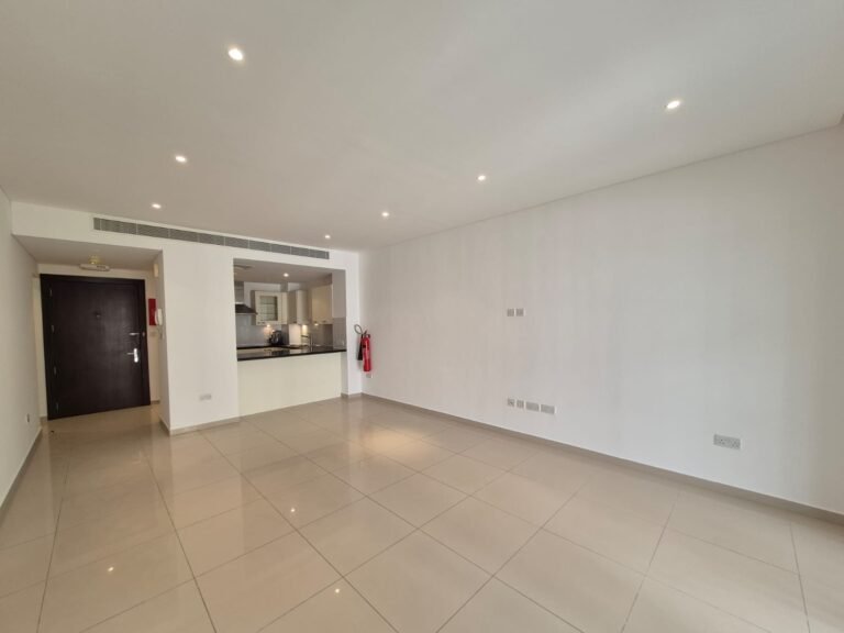 1 BR Stunning Freehold Apartment in Al Mouj with Shared Pool