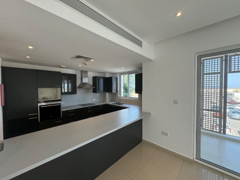 2 BR Corner Spacious Apartment in Al Mouj – Seaview