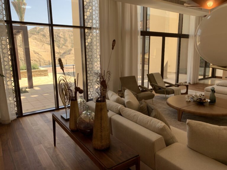 5 + 1 BR Incredible Freehold Villa in Muscat Bay