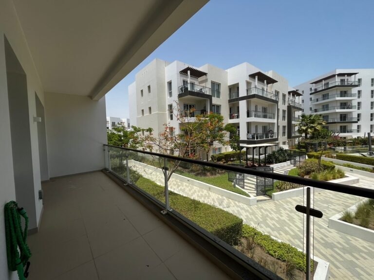 2 BR Stunning Freehold Apartment in The Gardens – Al Mouj