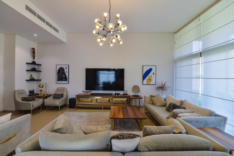 5 BR Villa with Private Pool & Garden in Muscat Bay