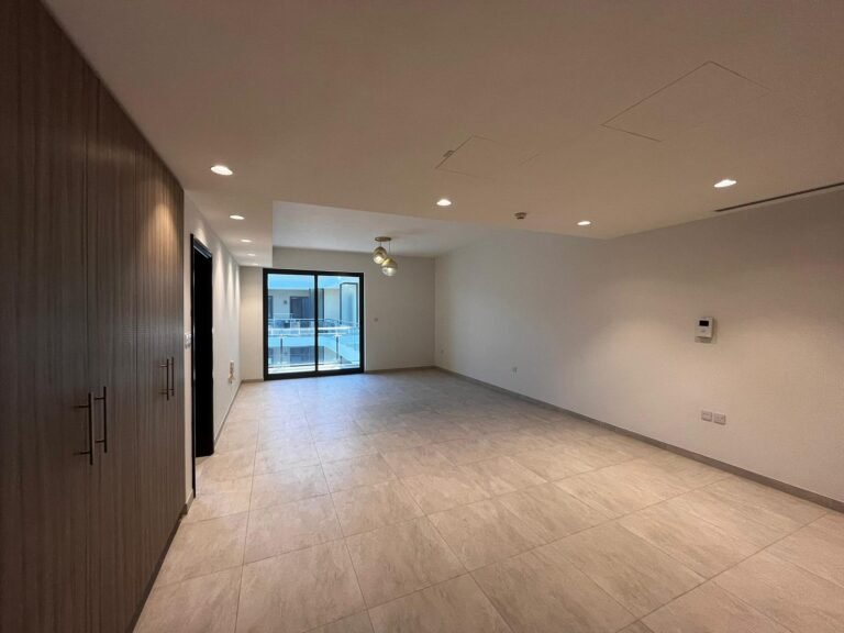 1 BR Freehold Penthouse Apartment in Boulevard Tower For Sale