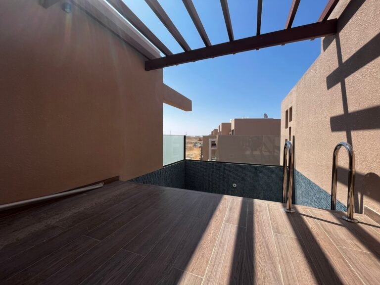 4 + 1 BR Brand New Freehold Townhouse with Rooftop Pool – Muscat Hill