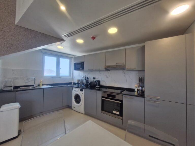 2 BR Wonderful Freehold Apartment – Jebel Sifah