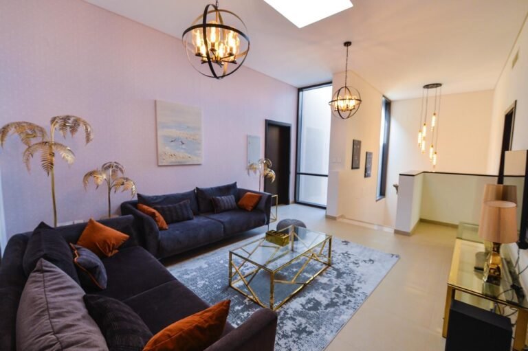 5 BR Villa with Private Pool & Garden in Muscat Bay
