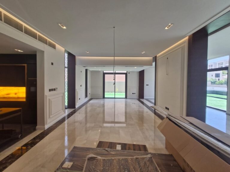 3 BR + Maids Room Improved Villa with Private Pool/Garden – Muscat Bay