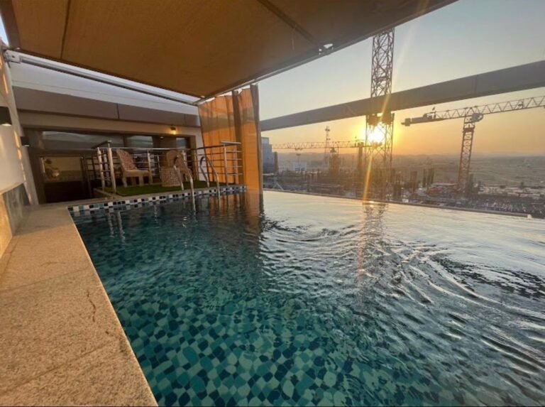 1 BR Beautiful Freehold Penthouse Apartment in Muscat Hills for Sale
