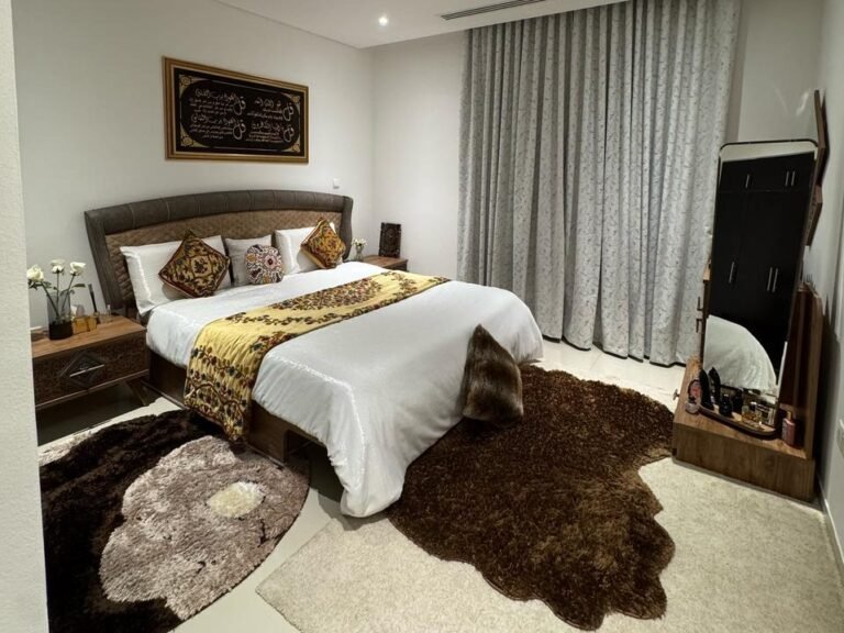 2 BR Corner Stunning Furnished Apartment with Balcony in Al Mouj