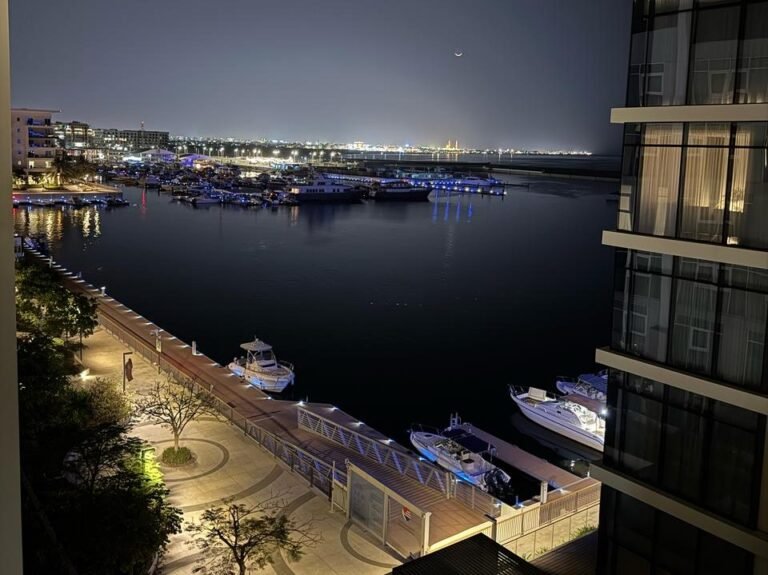 2 BR Corner Stunning Furnished Apartment with Balcony in Al Mouj