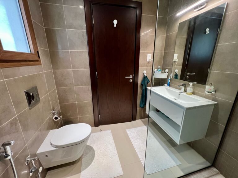 1 BR Fantastic Freehold Apartment in Jebel Sifah