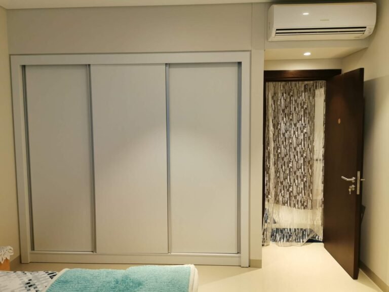 1 BR Amazing Freehold Apartment in Jebel Sifah