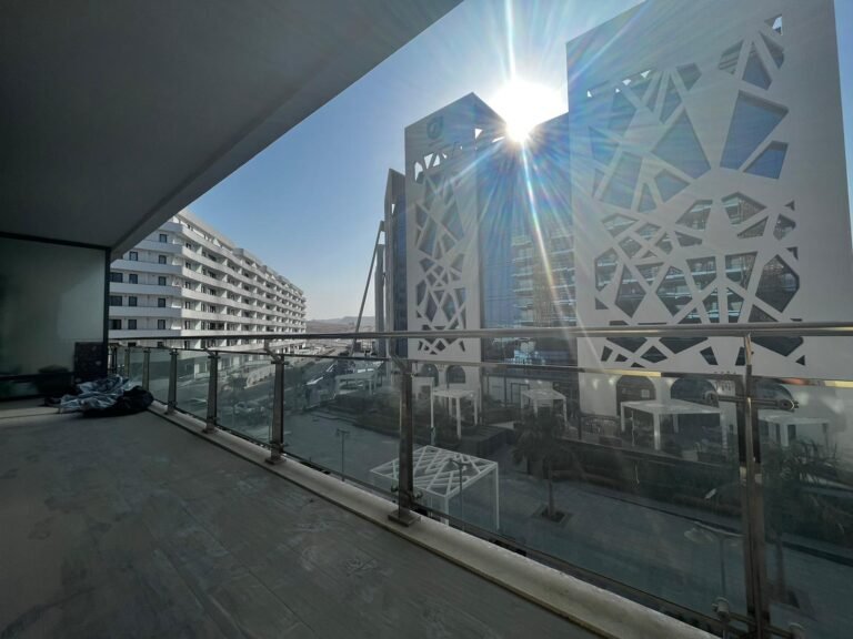 2 BR Fully Furnished Freehold Modern Flat in Boulevard Tower for Sale