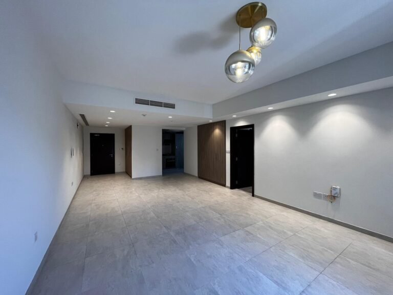 1 BR Freehold Penthouse Apartment in Boulevard Tower For Sale