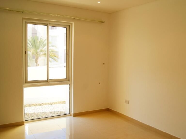 3 BR Stunning Apartment in Al Mouj, Almeria North