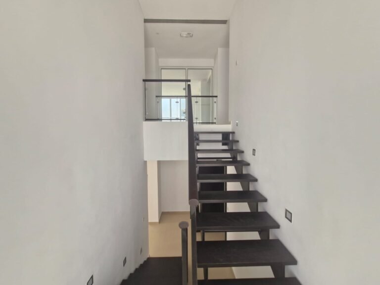 6 BR Spacious Freehold Villa in Al Mouj for Sale
