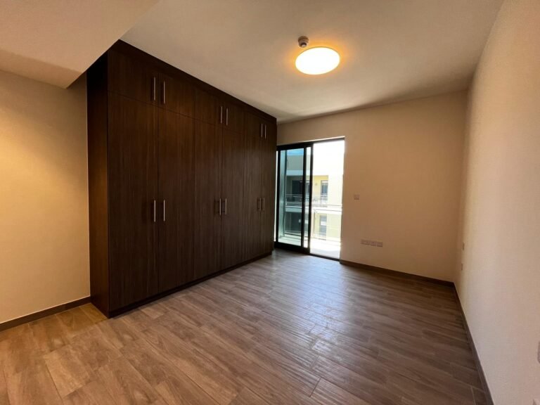1 BR Freehold Penthouse Apartment in Boulevard Tower For Sale