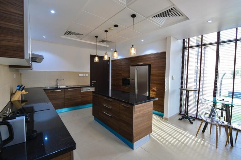 5 BR Villa with Private Pool & Garden in Muscat Bay
