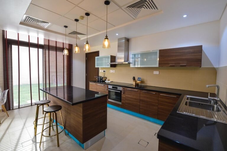 5 BR Villa with Private Pool & Garden in Muscat Bay