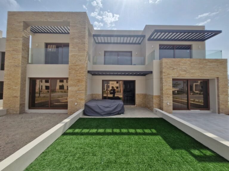 1 BR Furnished Freehold Townhouse with Sea View in Jebel Sifah