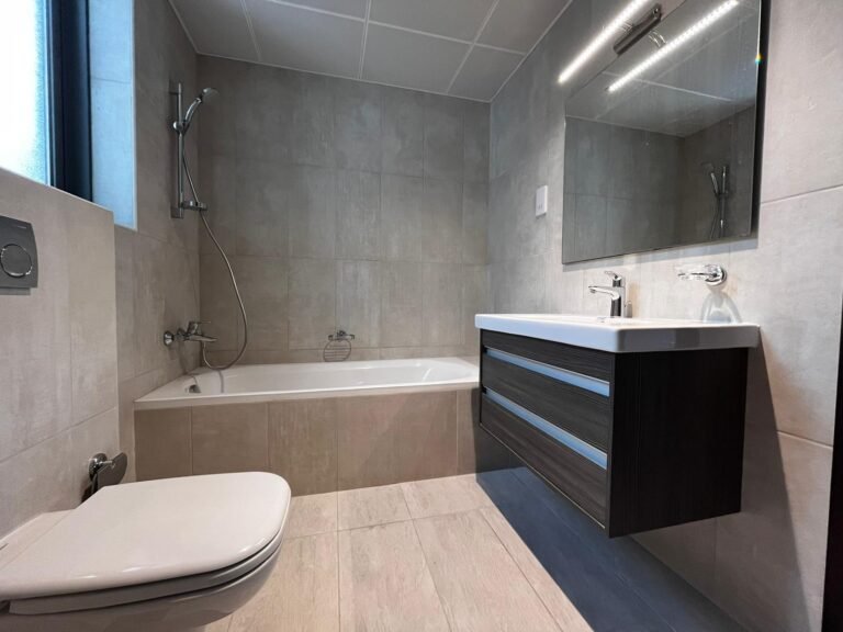 1 BR Freehold Penthouse Apartment in Boulevard Tower For Sale