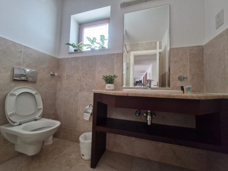2 BR Fully Furnished Freehold Apartment in Jebel Sifa – Marina View