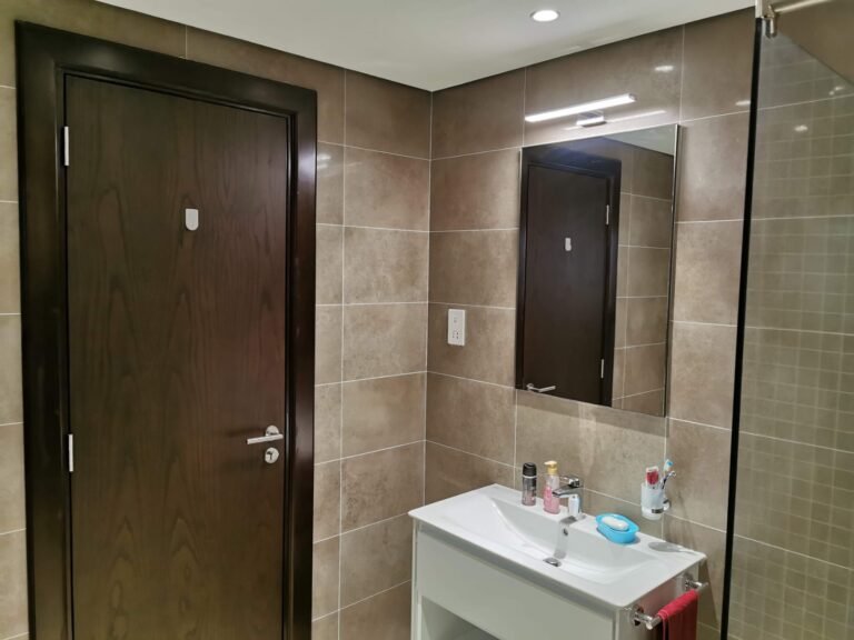 1 BR Amazing Freehold Apartment in Jebel Sifah