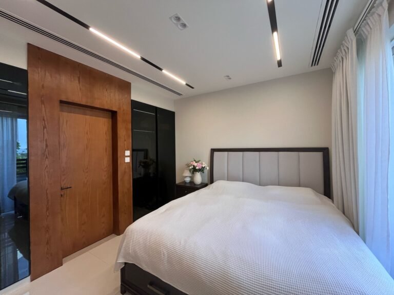 2 BR Fantastic Modern Townhouse in Al Mouj