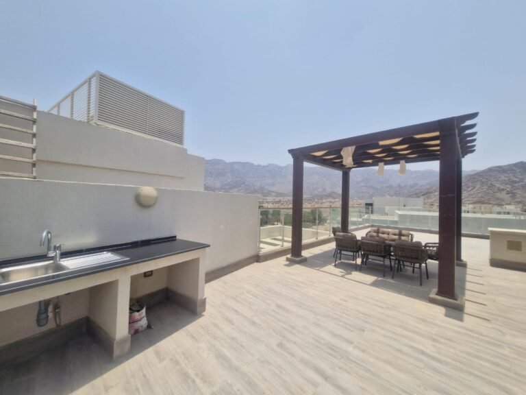 2 BR Wonderful Freehold Apartment – Jebel Sifah